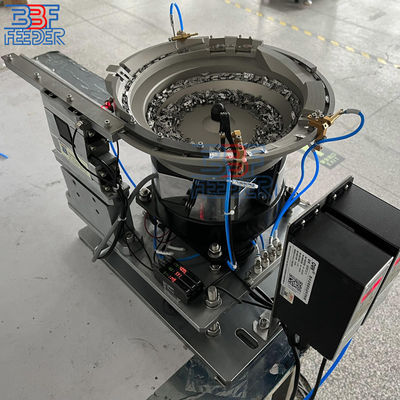 Büyük Kapasite Vibratör Besleme Makinesi İğne Bakır Pin Çiviler Otomatik Fındık Besleyici