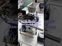 Vibratory Bowl Feeder'ın Küçük Plastik Parçaları Beslediğini İzleyin